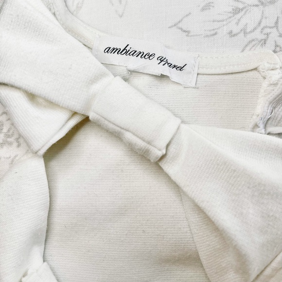 Summer Outfit Yellow Roxy Shorts & White Crop Top - Picture 9 of 12